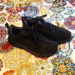 Under Armour 8 mens Charged Verssert